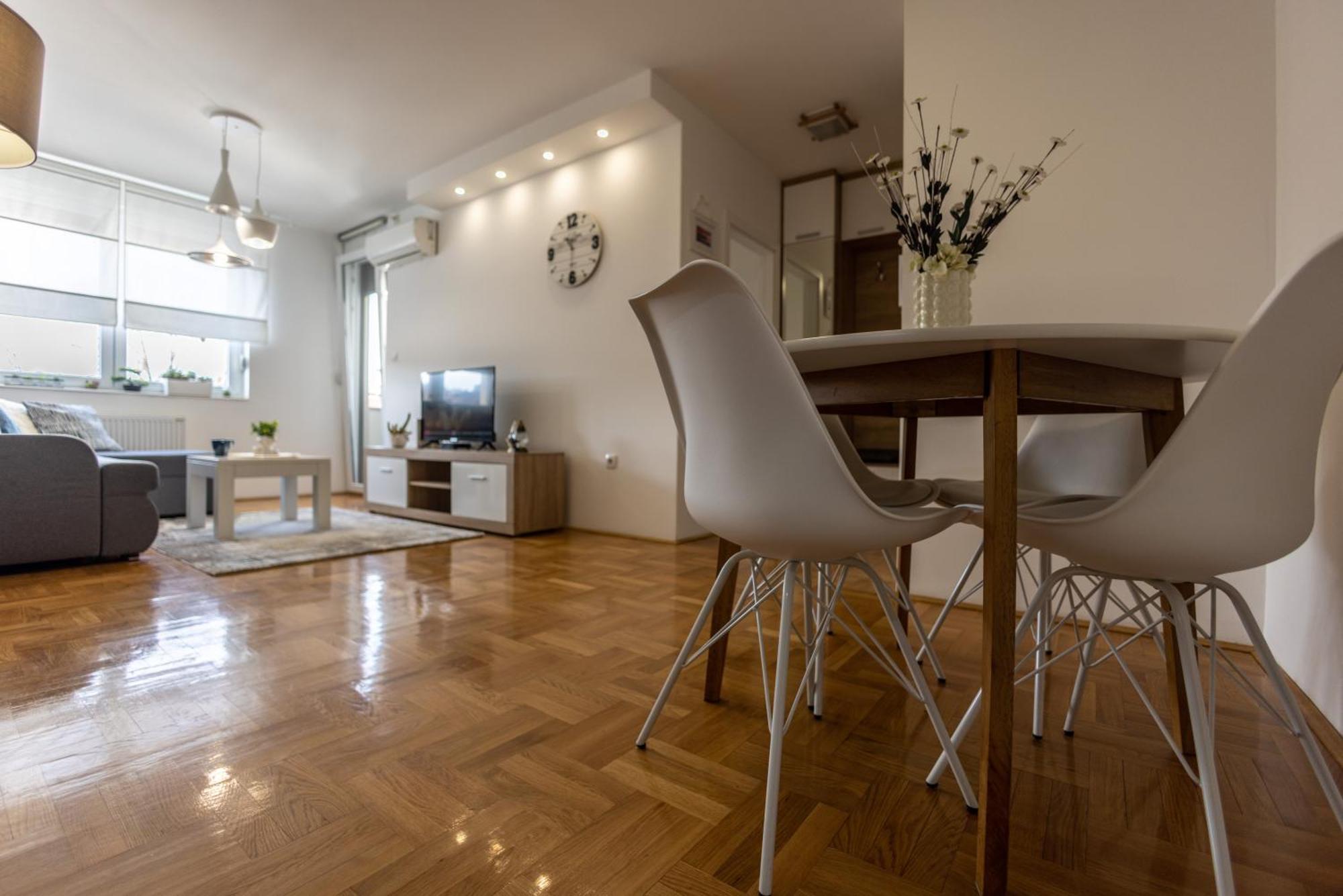 Apartmani Hemera Valjevo Buitenkant foto